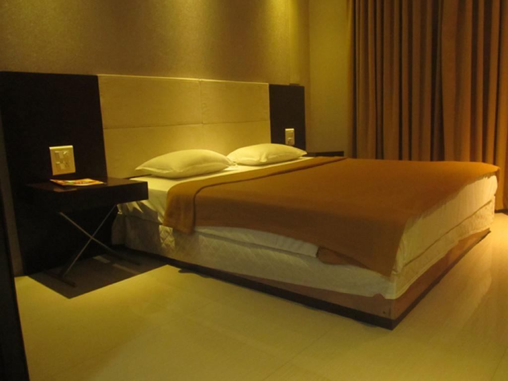 Hotel Blue Lagoon Daman Exterior foto