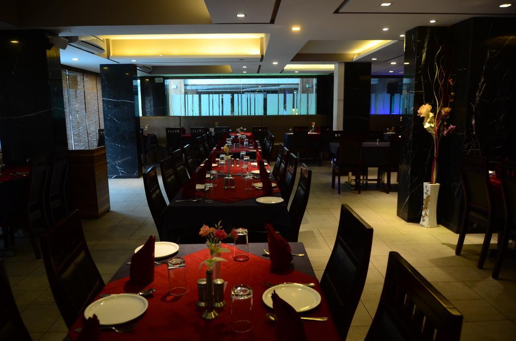 Hotel Blue Lagoon Daman Exterior foto